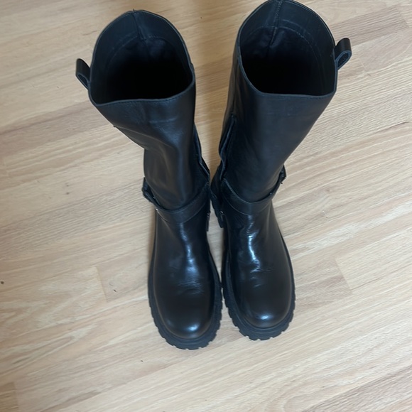 Steve Madden tall black boots - Picture 2 of 5